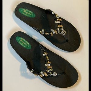 Grandco silver/gold beaded flips Sz 10, $16